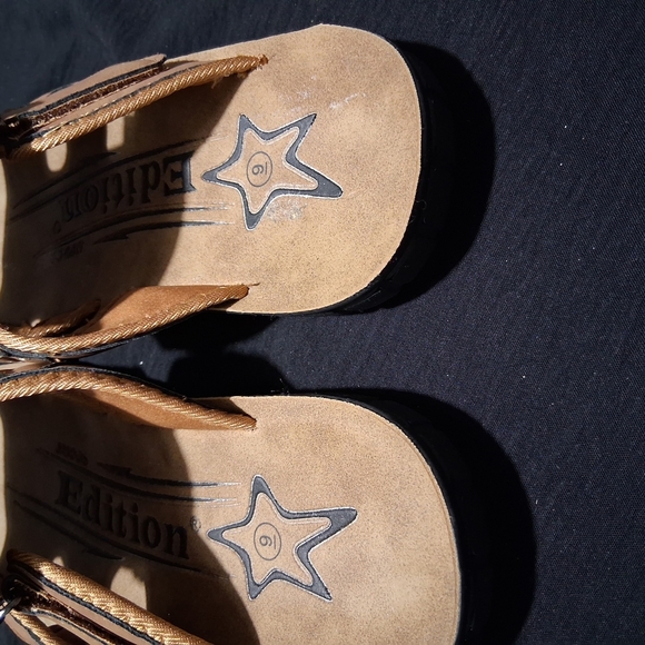 Max Edition Brown Sandals with Fisherman Design - Picture 9 of 13
